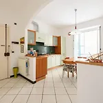 Lägenhet Joivy Cosy Flat With Parking In Chiavari
