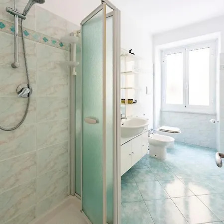 Apartamento Joivy Cosy Flat With Parking In *