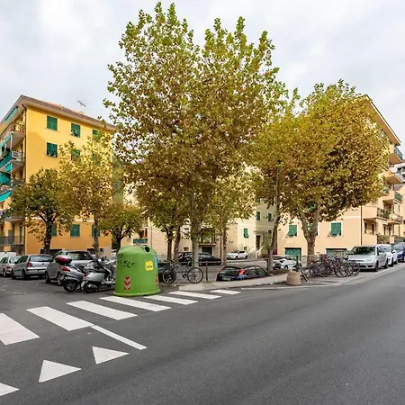 Apartment Joivy Cosy Flat With Parking In