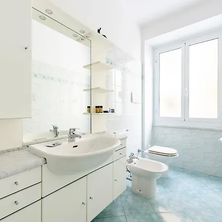 Joivy Cosy Flat With Parking In 基亚瓦里